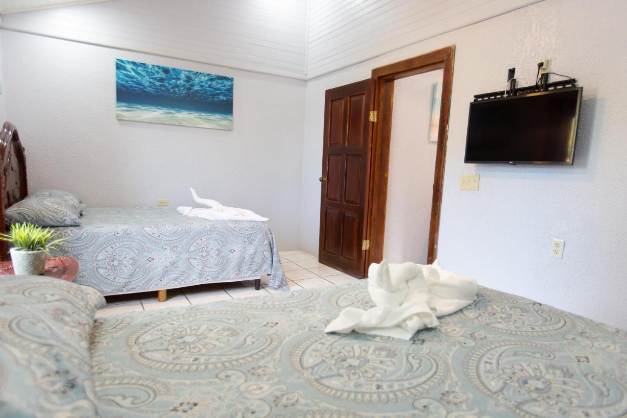 Sea Eye Hotel - Sunset Building Utila Zewnętrze zdjęcie